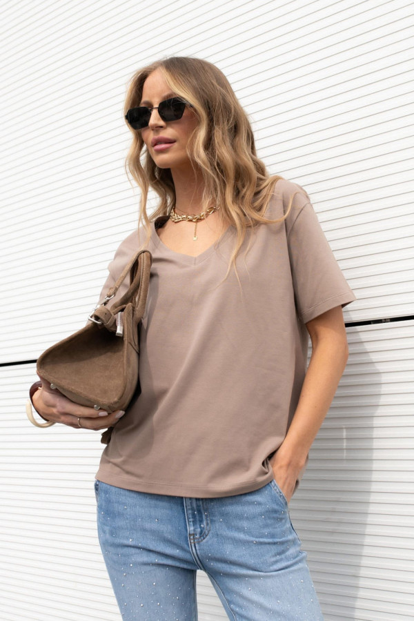 Tshirt BASIC w serek mokka 1